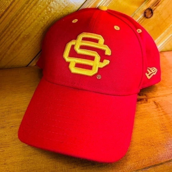 New era NCAA University Of Southern California Cap size 7 1/2 - Picture 1 of 3